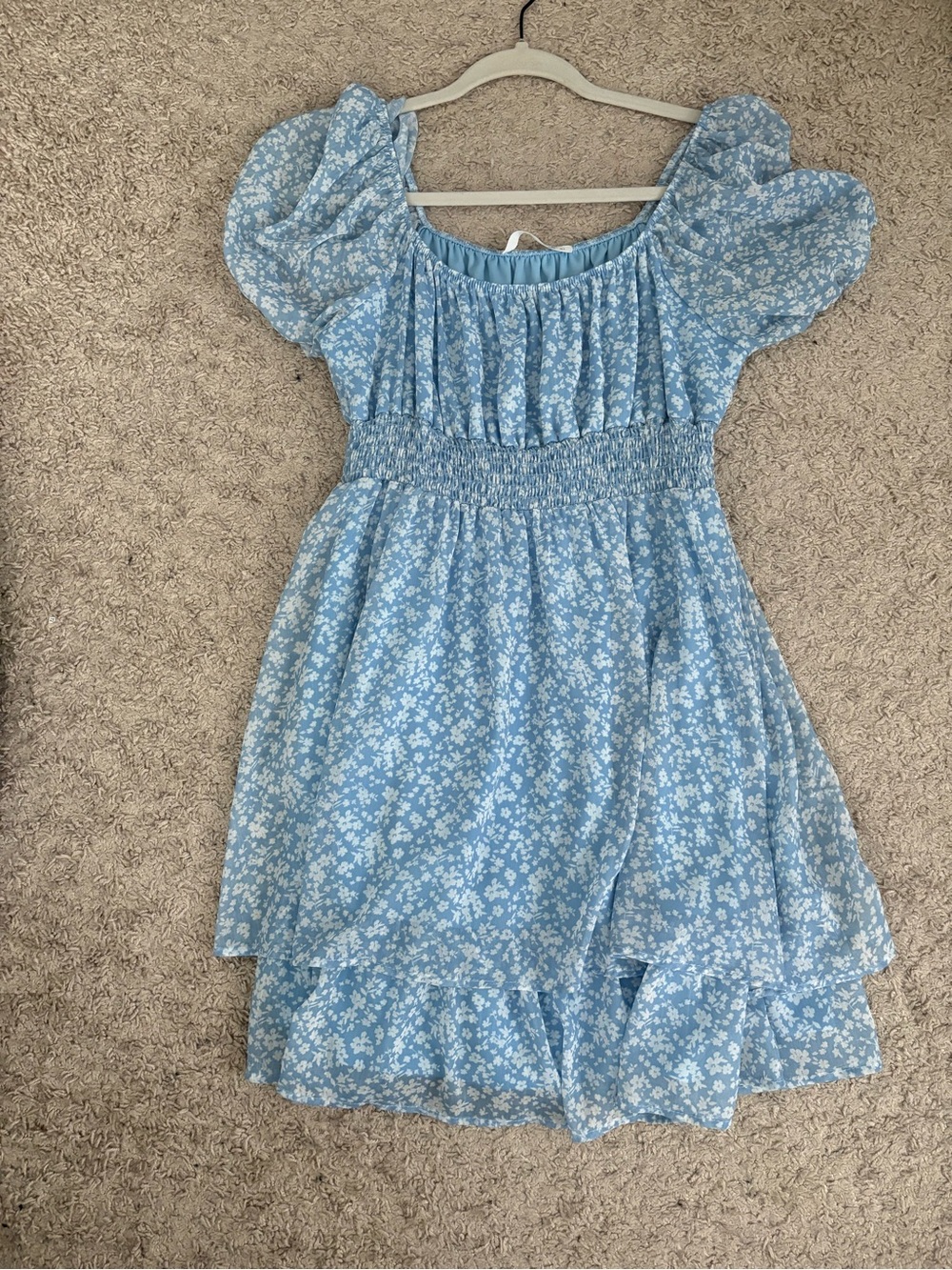 Women’s light blue floral puff sleeve dress